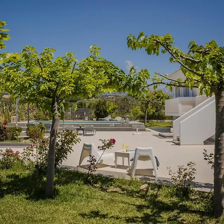 빌라 Ai Helis Beach House By Vintage Travel