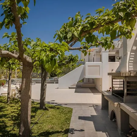 Ai Helis Beach House By Vintage Travel 빌라