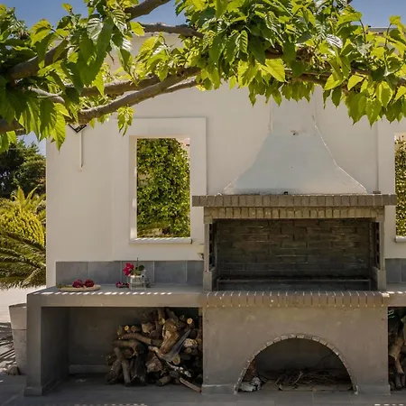 Ai Helis Beach House By Vintage Travel 빌라